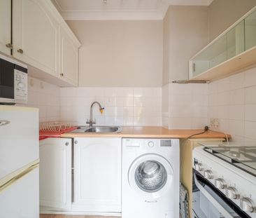 1 bedroom mews to rent - Photo 4