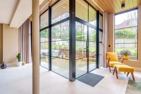 5 bedroom detached house to rent - Photo 3