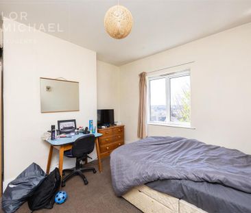 4 bedroom terraced house to rent - Photo 4