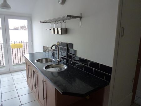 2 bedroom flat to rent - Photo 4