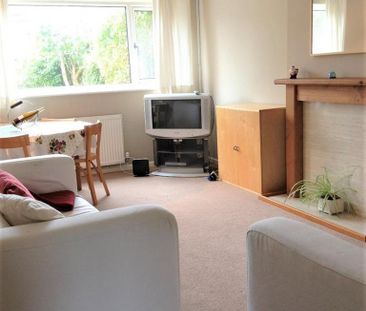 4 bedroom semi-detached house to rent - Photo 2