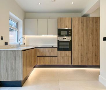 4 bedroom semi-detached house to rent - Photo 5