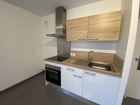 Appartement RUE DU CAPITAINE ALFRED DREYFUS - Photo 2