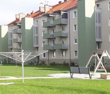 Schnell sein und moderne 2-Zimmer Wohnung mit grünem Innenhof in ze... - Foto 2