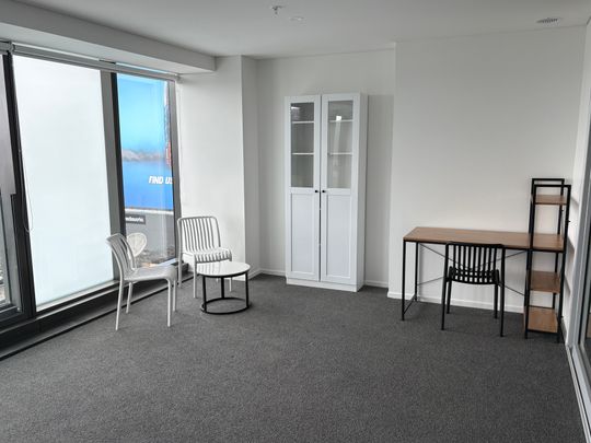 For Rent - Quality City Apartment - Photo 1