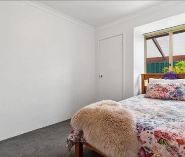 🏡 Comfortable, Fully Furnished Bedrooms – 10 Gulson Circuit, Waikiki - Photo 5