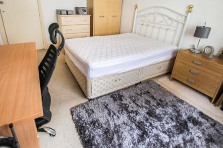 3 bedroom property to rent - Photo 3
