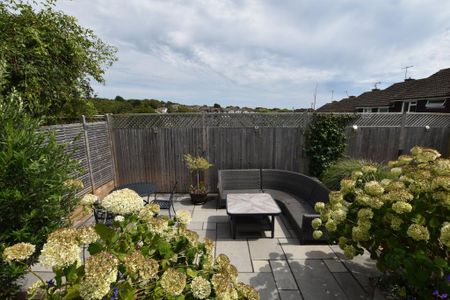 4 bedroom bungalow to rent - Photo 3