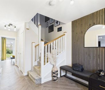 4 bedroom detached house to rent - Photo 3
