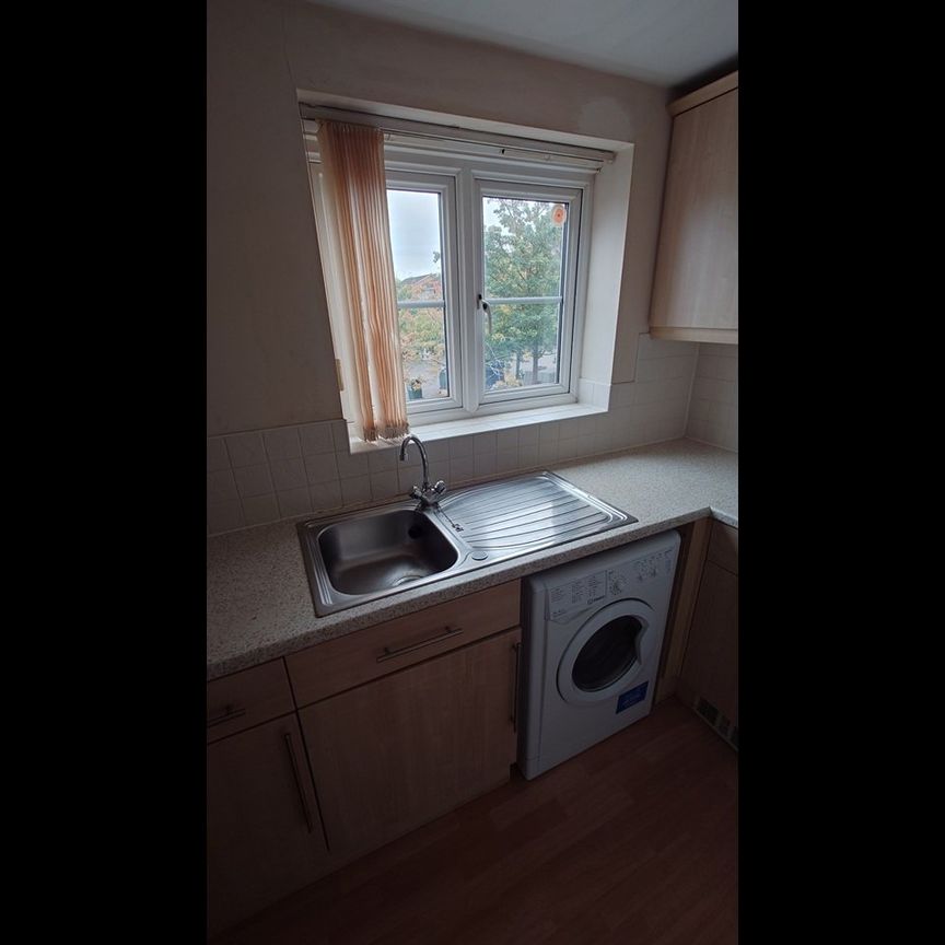 2 Bed Flat, Cavalier Court, CV3 - Photo 1