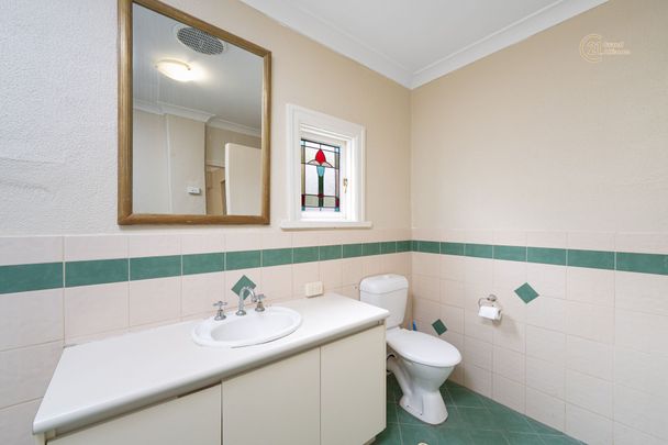 Close to Beaufort Cafe Strip @ $850 Per Week - Photo 1