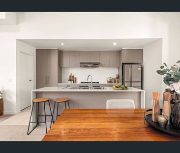 Unfurnished spacious & stylish 4-Bedroom Townhouse in Box Hill North - Photo 5