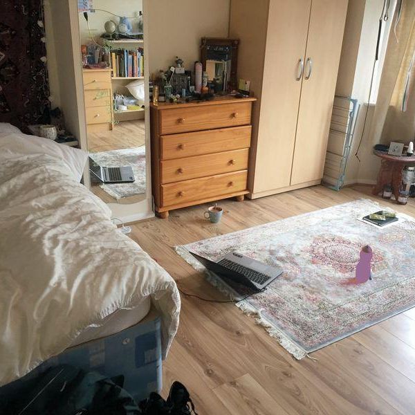4 bedroom semi-detached house to rent - Photo 1