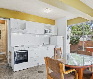 FURNISHED TWO BEDROOM UNIT IN MOOROOKA - Photo 4