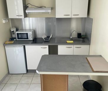 F2 meublé avec terrasse à Schoelcher - Photo 2