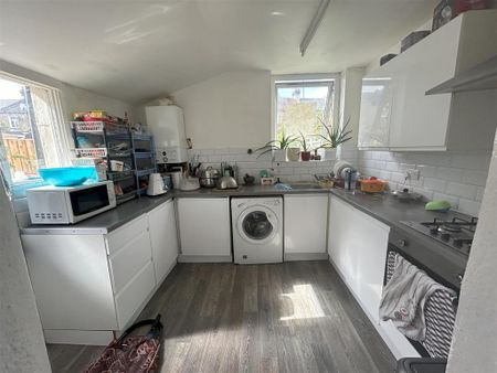 2 bedroom terraced house to rent - Photo 4