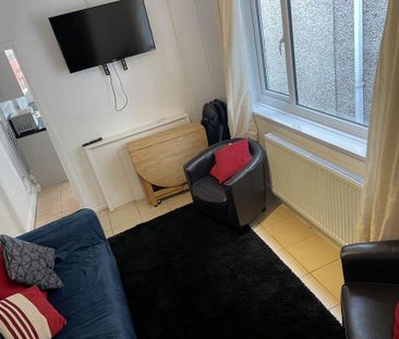 4 bedroom house to rent - Photo 3