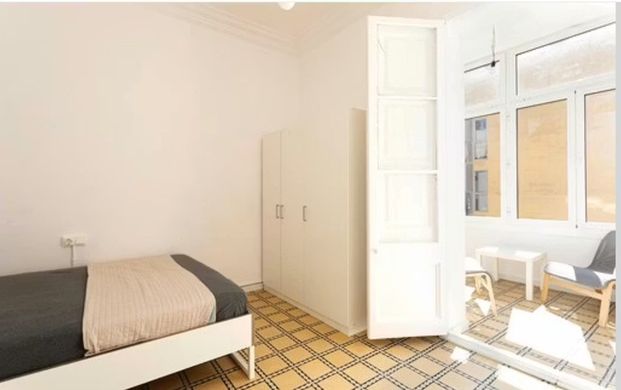 Carrer de Gombau, Barcelona, Catalonia 08003 - Photo 1