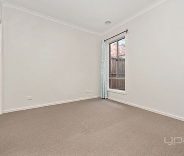 Good Location! - Photo 2