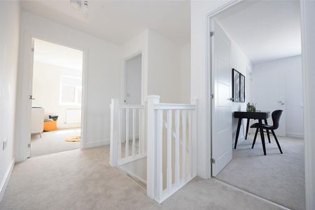 3 bedroom semi-detached house to rent - Photo 2