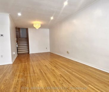 214 Fairglen Avenue #Upper - Photo 2