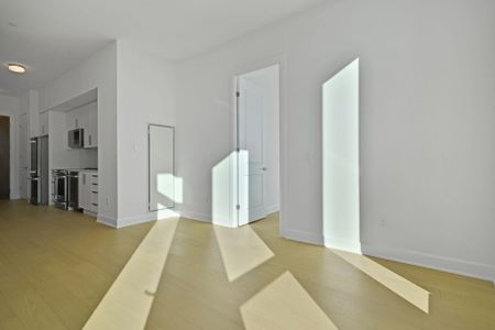 For Lease - 3240 William Coltson Avenue Unit# 2009, Oakville, Ontario - Photo 3