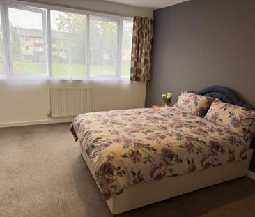 1 bedroom in a house share to rent - Photo 3