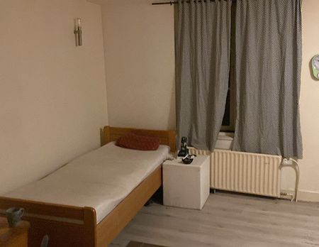 Per direct beschikbaar in het centrum van Roosendaal, een betaalbaar 2-kamerappartement - Photo 3