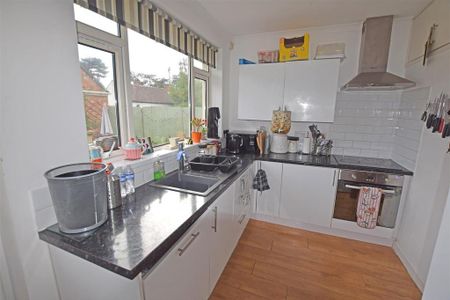 3 bedroom bungalow to rent - Photo 5
