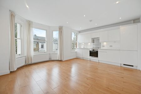 1 Bed Flat, Tunis Road, W12 - Photo 2
