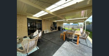 Family Living At Its Best - Photo 3