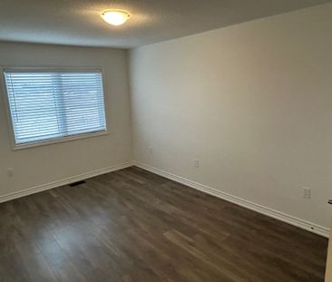 For Lease - 59 Greer Street, Barrie, Ontario - Photo 3