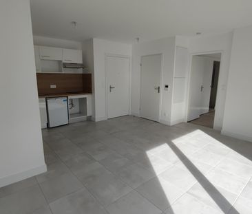 Location Appartement 2 pièces 41m² ST MEDARD EN JALLES 33160 - Photo 2