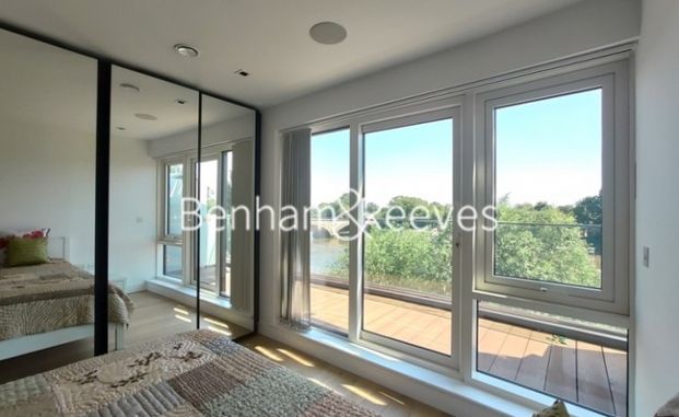 3 Bedroom flat to rent in Kew Bridge Road, Brentford, TW8 - Photo 1