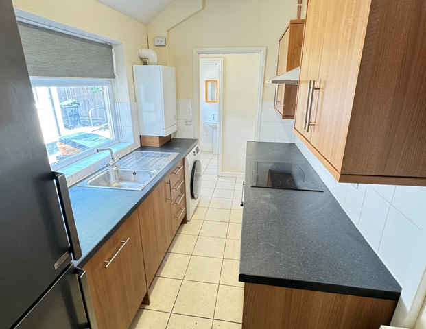 Granville Street Room 3 - Photo 1