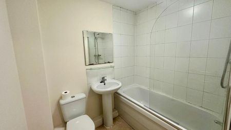 2 bedroom flat to rent - Photo 3