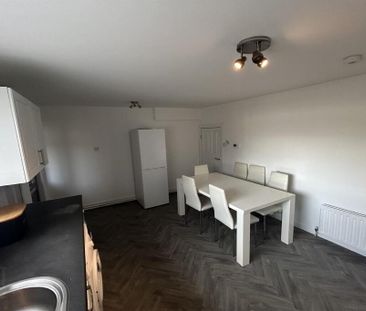 10 Hollyvale, Newtownabbey, BT36 5NG - Photo 1