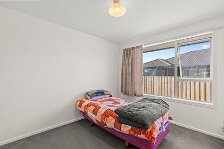 Warm & Spacious 3-Bedroom Family Home - Photo 2