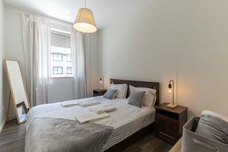 Rua do Doutor Alfredo de Magalhães, Porto, Braga 4000-062 - Photo 5