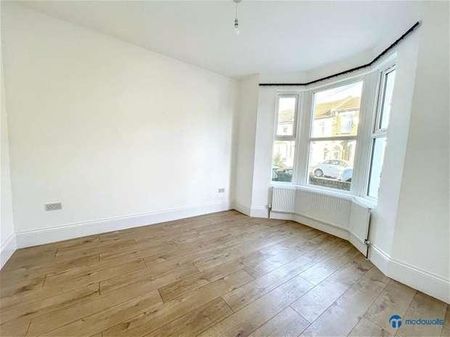 Field Road, London, E7 - Photo 2