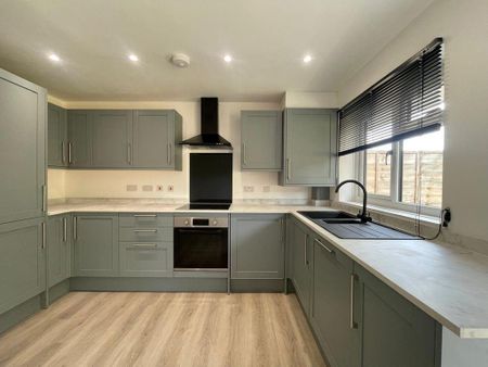 3 bedroom detached house to rent - Photo 4