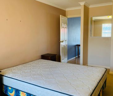 Furnished Unit in Secure Complex - Photo 5