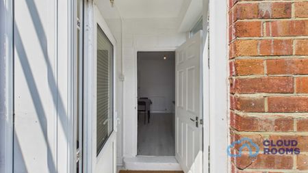 RM1 Regal Court | Enfield | London | N18 2XU - Photo 5