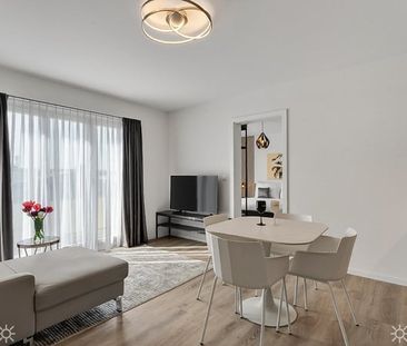 Moderne möblierte 2-Zimmer-Wohnung mit Service und Balkon in Biel - Foto 2