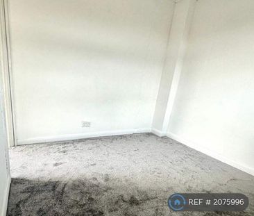 3 bedroom end of terrace house to rent - Photo 3