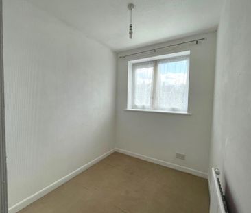 3 bedroom detached house to rent - Photo 3