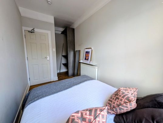 Room in a Shared Flat, Springbank Road, SE13 - Photo 1