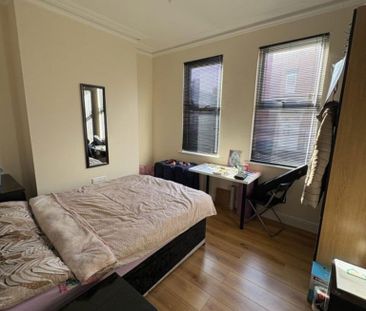 Room 2, King Richard Street - Photo 3