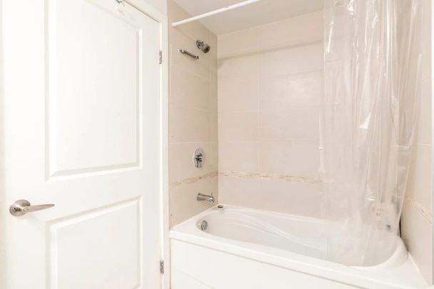 Appartement - 220-1248 Av. de l'Hôtel-de-Ville - Photo 1