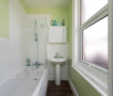 3 bedroom apartment to rent - Photo 5